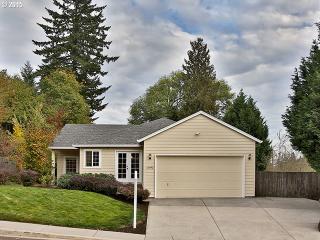 12492 41st Ct, Portland, OR 97222-8828