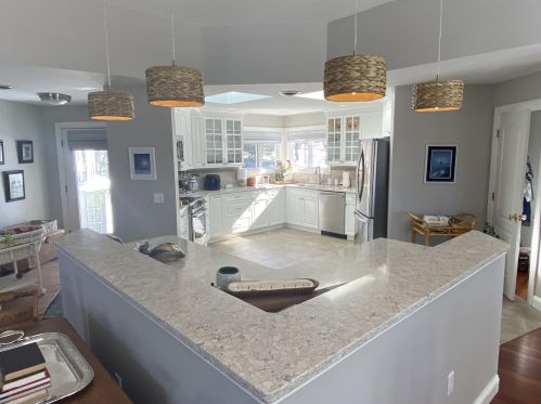 2 Fairview Dr, Concord NH 03301-6917 exterior