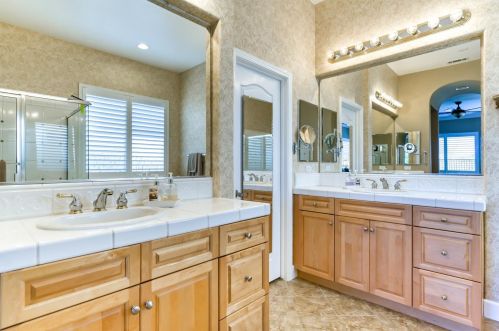 4054 Borders Dr, Folsom CA 95762-5415 exterior