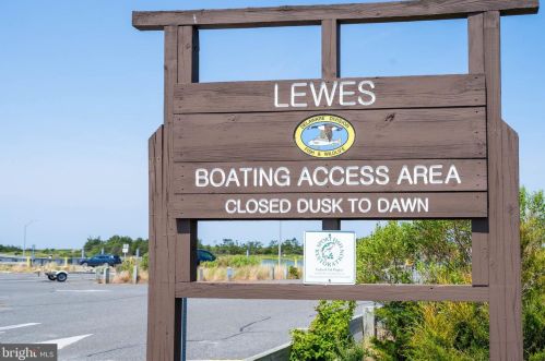 325 Samantha Dr, Lewes DE 19958-4144 exterior