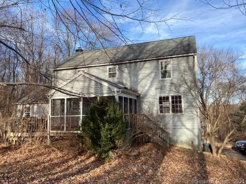 182 Deer Run Rd, Wilton CT 06897-1207 exterior