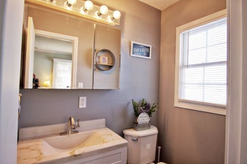 910 Briggs St, Joliet IL 60433-9526 exterior