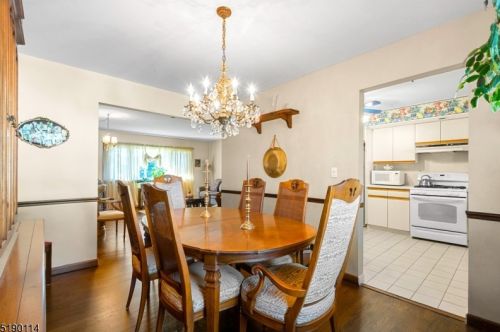 120 Lexington Ave, Cranford NJ 07016-2610 exterior