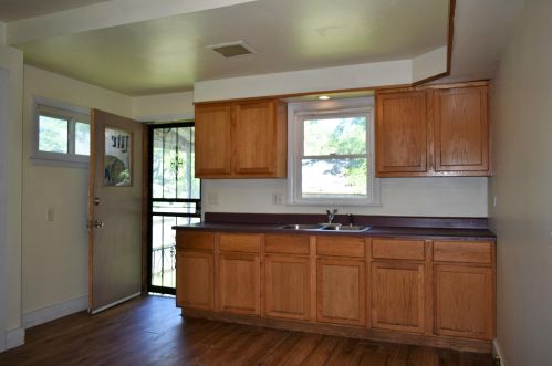 3132 42nd St, Milwaukee, WI 53215-4031