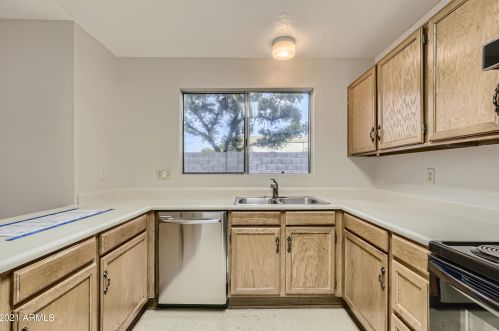 19045 31 Pl, Phoenix AZ 85050-2522 exterior