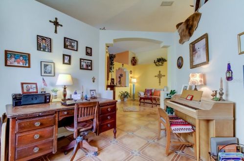 10207 Oasis Palm Dr, Tampa FL 33615-2782 exterior