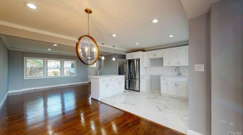 21 Deepdale Dr, Huntington Station NY 11746-4220 exterior