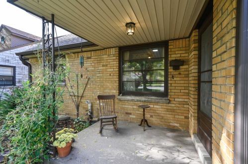 2871 84th St, Milwaukee, WI 53222-4703