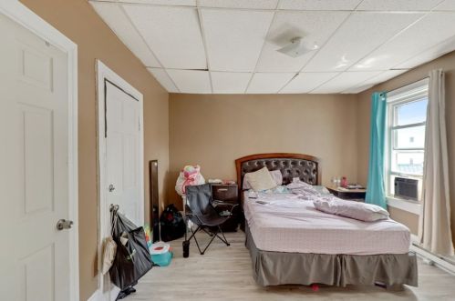 18 Lafayette St, Worcester MA 01608-2131 exterior