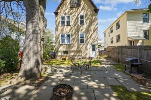 90 Maple St, Town Center, NJ 07052-5819