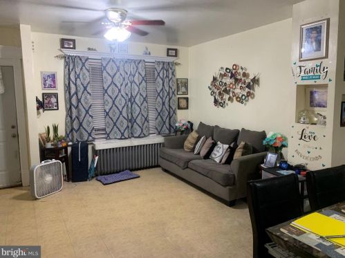 4240 8th St, Philadelphia, PA 19140-2213