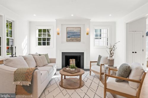 4420 Fessenden St, Washington DC  20016-4054 exterior