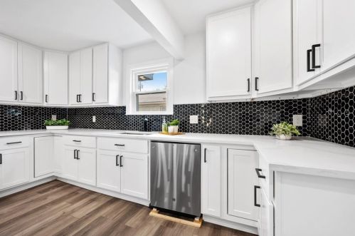 2521 Amelia St, Dallas TX  75235-8222 exterior