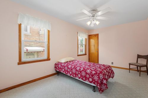 6130 Moody Ave, Chicago IL 60638-3545 exterior