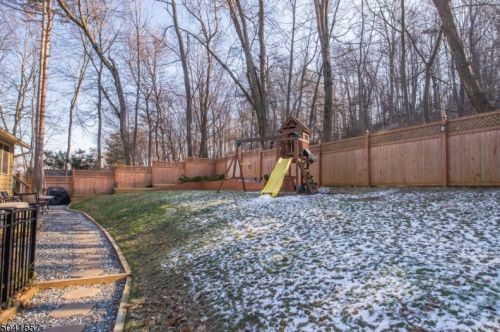 365 Shr Trl, Sparta NJ 07871-1714 exterior