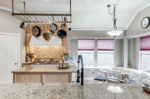 3836 Granbury Dr, Dallas TX 75287-4931 exterior