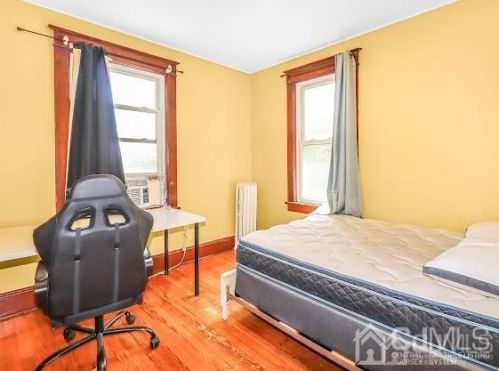 117 Nichol Ave, New Brunswick NJ 08901-2833 exterior