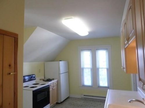 32 Burncoat St, Worcester MA 01605-1814 exterior