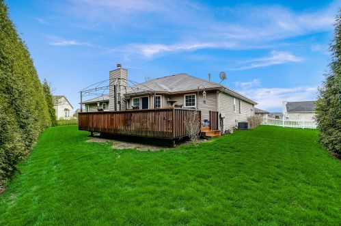 2210 Hess Dr, Joliet IL 60403-1869 exterior