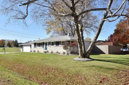 5606 Prt Ave, Milwaukee WI 53223-4121 exterior