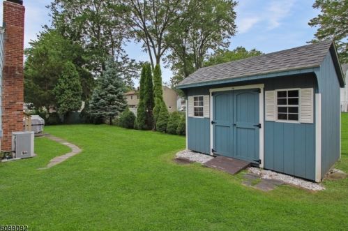 15 Glassboro Rd, Parsippany NJ 07054-3959 exterior