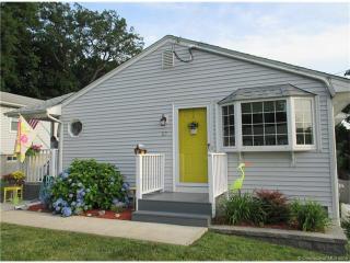 27 Parkview St, Meriden, CT 06451-5232