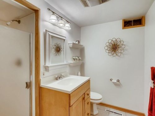 737 Amber Dr, Saint Paul MN 55122-2059 exterior