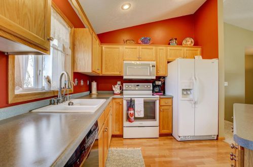 505 Corrine, Sartell MN 56377-1740 exterior