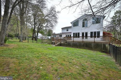 2076 Packard Ave, Huntingdon Valley PA 19006-6418 exterior