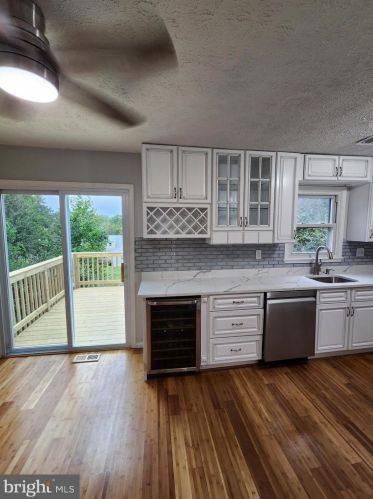 8124 Bonaire Ct, Silver Spring MD 20910-4663 exterior