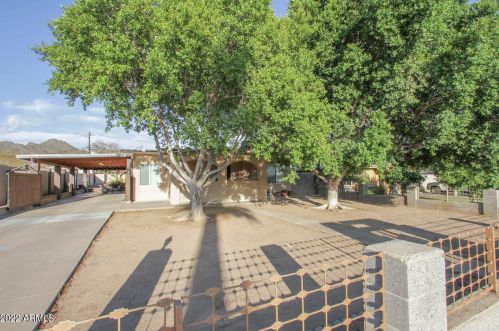 9231 13th Pl, Phoenix, AZ 85020-2708