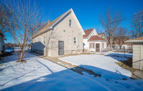 3280 37th St, Milwaukee, WI 53215-4153