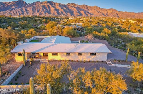 4917 Camino Arenosa, Tucson AZ  85718-6220 exterior