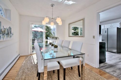 26 Bauer Pl, Westport CT 06880-4101 exterior