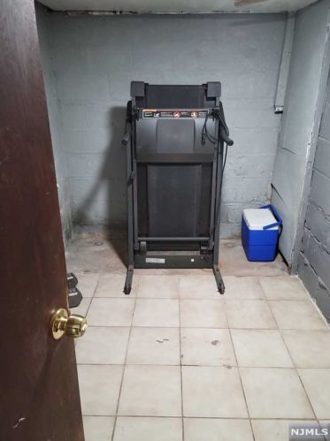 106 Rollinson St, Town Center NJ 07052-4601 exterior