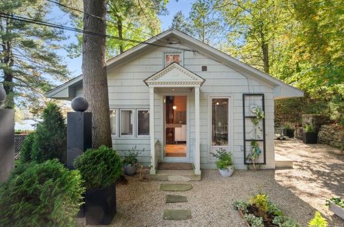 227 Mamanasco Rd, Ridgefield, CT 06877-1721