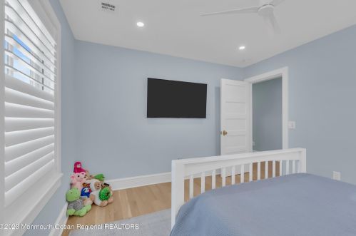 400 Newark Ave, Point Pleasant Beach NJ 08742-4141 exterior