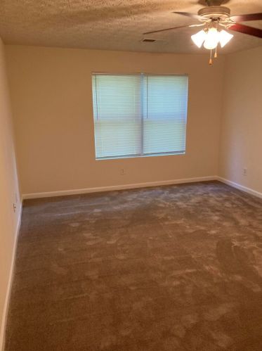 2104 Fairington Club Dr, Lithonia, GA 30038-5678