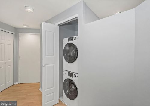 1741 T St, Washington DC  20009-7118 exterior