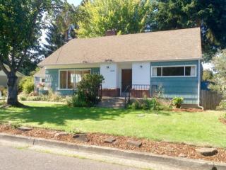 2080 Golden Gardens St, Eugene, OR 97402-1202