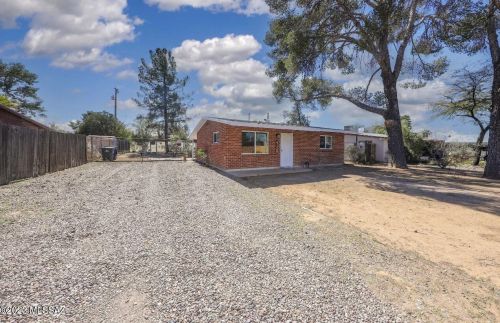 4126 Los Robles St, Tucson, AZ 85712-2409