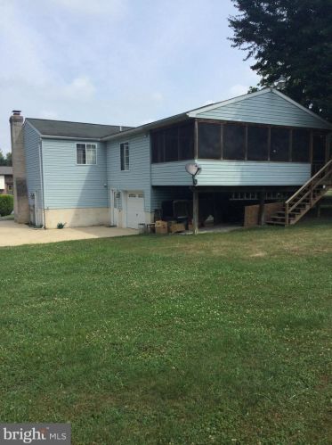 123 Nicholas Rd, Lancaster PA 17603-9423 exterior