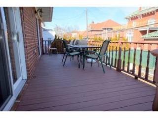 123 Beaumont St, Brooklyn, NY 11235-4118