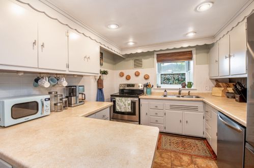 6841 41st St, Milwaukee WI  53209-2202 exterior