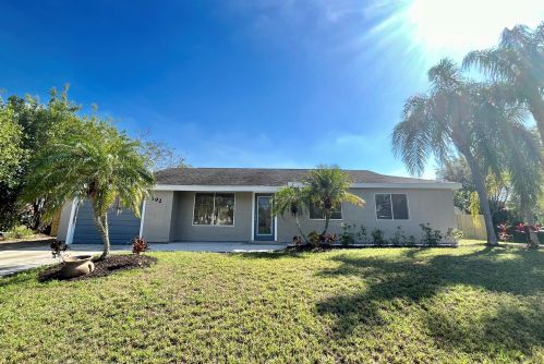 592 Whitmore Dr, Fort Pierce FL  34984-4570 exterior