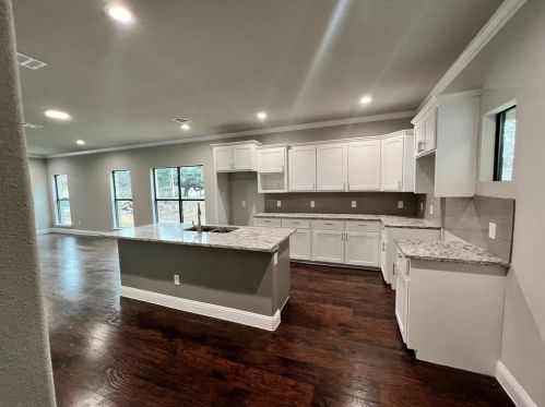 4221 Cardinal Dr, Dallas TX 75216-5819 exterior