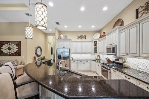 6517 Roma Way, Naples FL 34113-1721 exterior