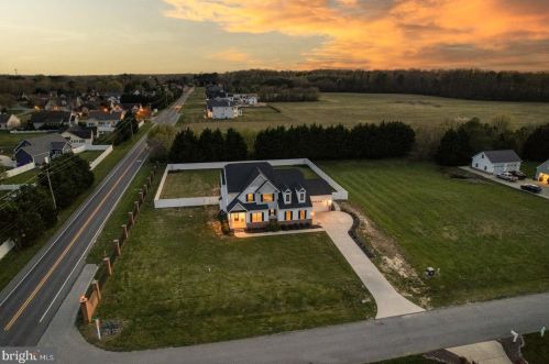 1 Ashburn Dr, Lewes DE 19958-9759 exterior