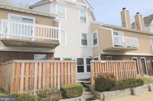 4362 Pembrook Village Dr, Alexandria VA 22309-1851 exterior