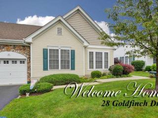 28 Goldfinch Dr, Trenton, NJ 08690-3575